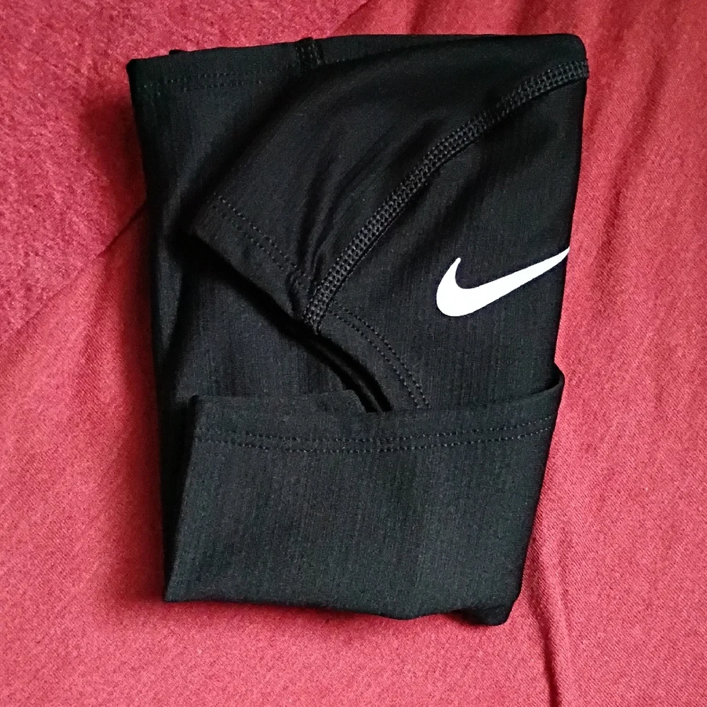 Nike Pro Hyperwarm Hood in Black